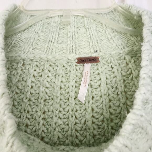 Free People Merry Go Round Sweater Size XL mint Green Cable Knit Fisherman - Picture 6 of 9